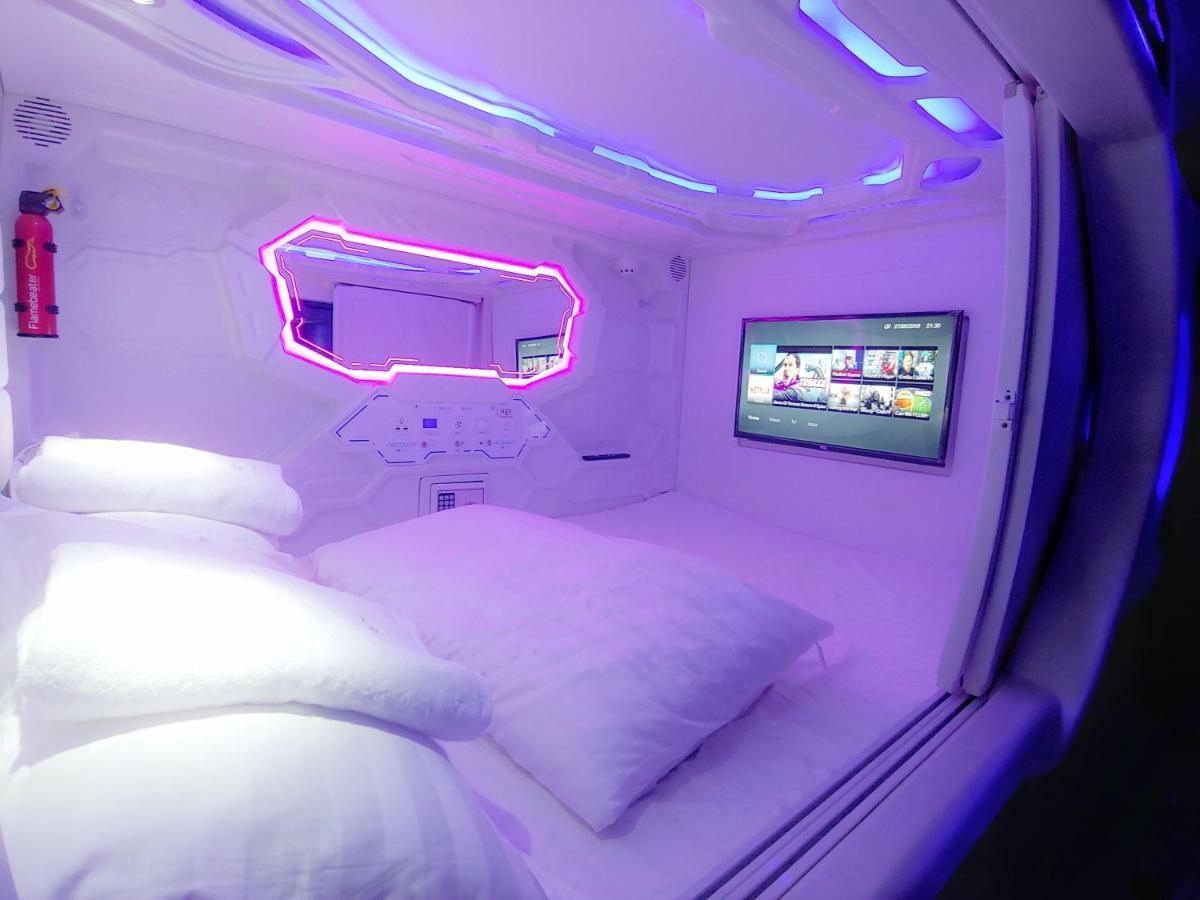 Met A Space Pod @ Asoke Bangkok Exterior foto